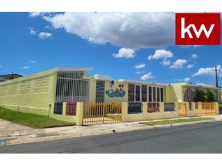 Comercial en Urb. Covadonga
