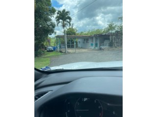 Finca de 37 cuerdas con 3 casas
