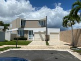**Hermosa, Piscina, Muchos Extras**