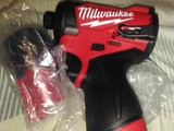 Taladro milwaukee de  impacto nuevo