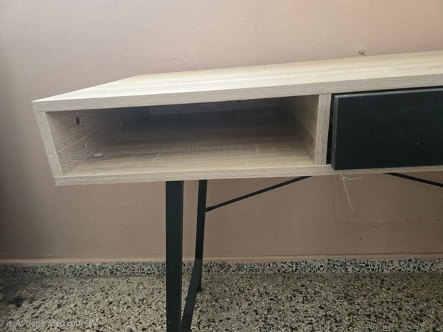 Desk Table