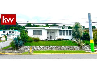 Urb. Stella, Casa en Guayanilla