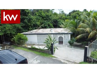 Bo Mambiche Blanco, Casa en Humacao