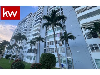 Apartamento en Cond. Laguna Gardens