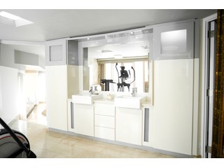 1,800m² + Cine, Piscina y Ascensor