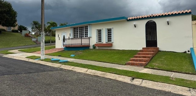 3bed/2bath Corner single-story home