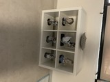 Mesa incluye las decoraciones 