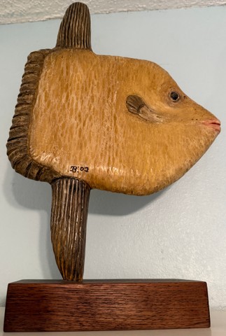 Obra de arte tallada en madera