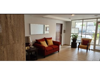 Rent Apartment 2 bedrooms/1 bath