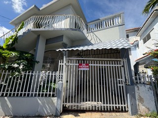 CASA DE 4 APARTAMENTOS EN SANTURCE