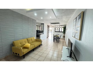JARDINES DE BORINQUEN- Comoda