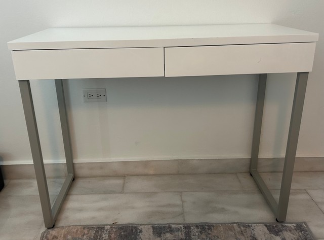 Escritorio Blanco con Gavetas