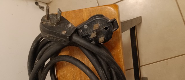 Cable inbertil para plantas eléct...