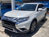 2020 Mitsubishi Outlander ES FWD